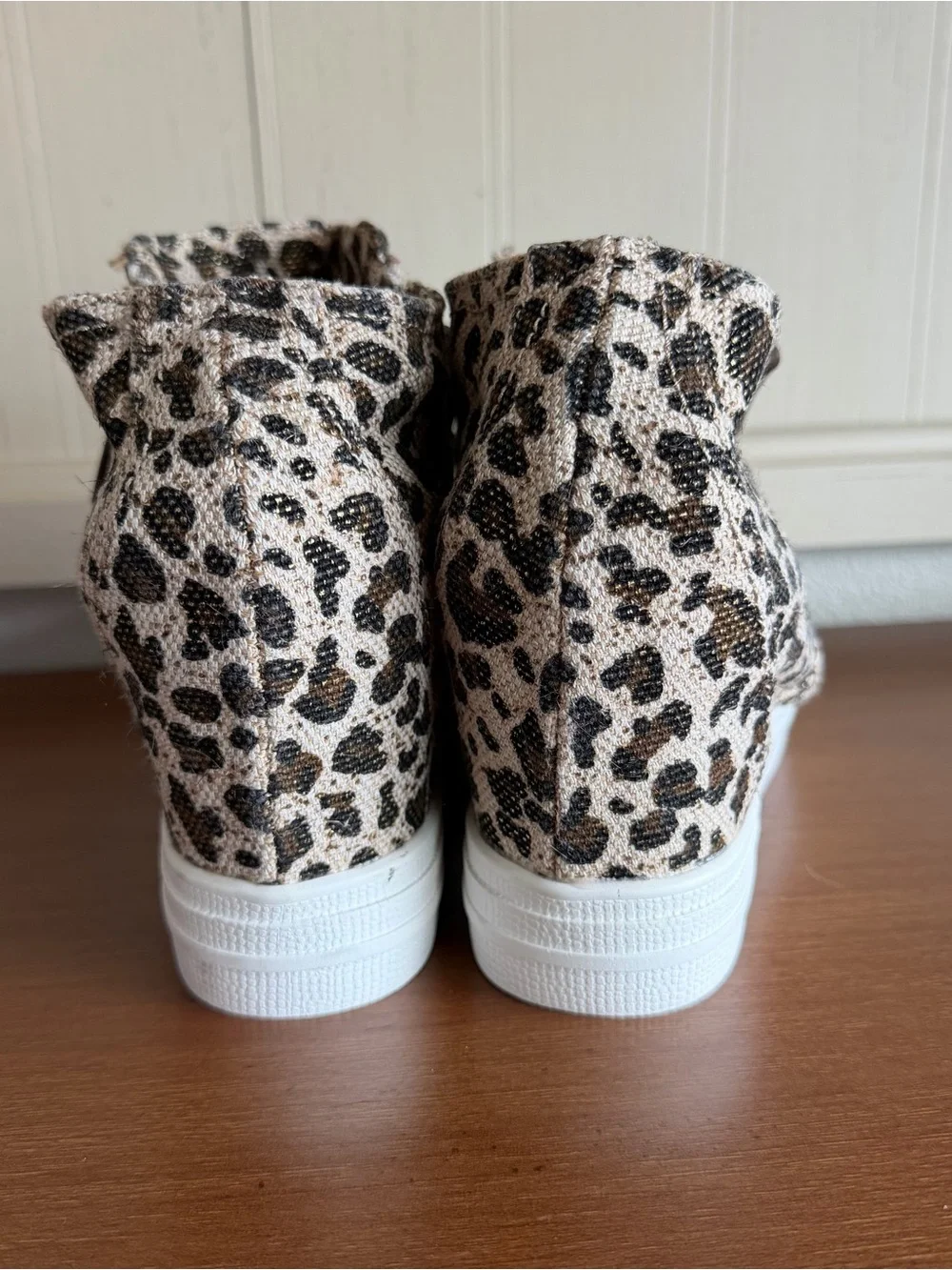 Women’s 10 Leopard Print Hidden Wedge Platform Sneakers Indie Sleaze Glam Rock